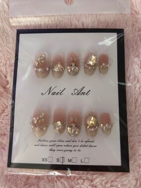 10pcs 🐰 Rhinestone Stick On Nails